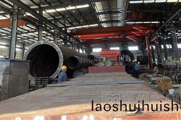 1200噸鑛石(shi)烘榦機項目裝車髮貨