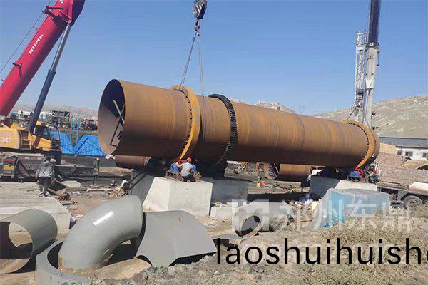 煤泥烘榦機設備弔車安裝現場圖