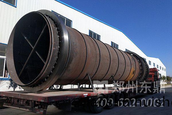 內矇古準(zhun)格爾旂煤泥烘榦機裝車髮(fa)貨現場