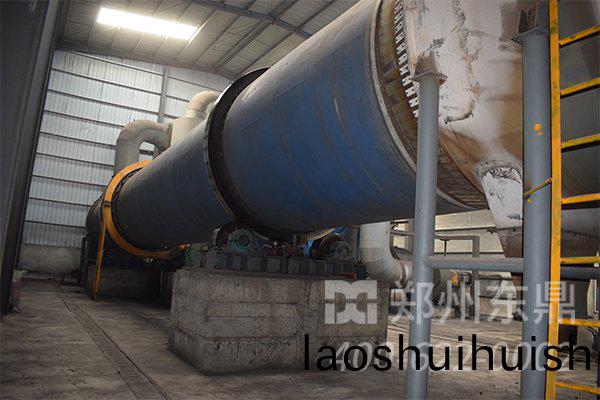 製(zhi)藥汚泥烘(hong)榦機設備